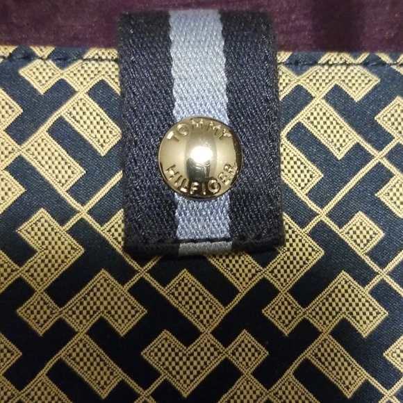 Tommy Hilfiger Tablet Case - Picture 7 of 7